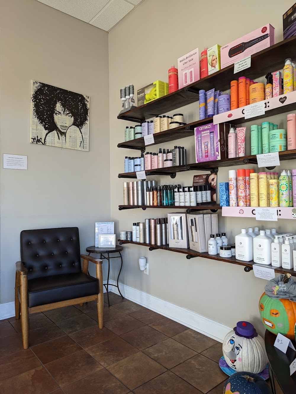 Divine Salon