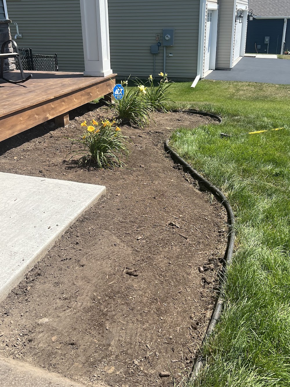 Viens Lawn & Landscaping Service